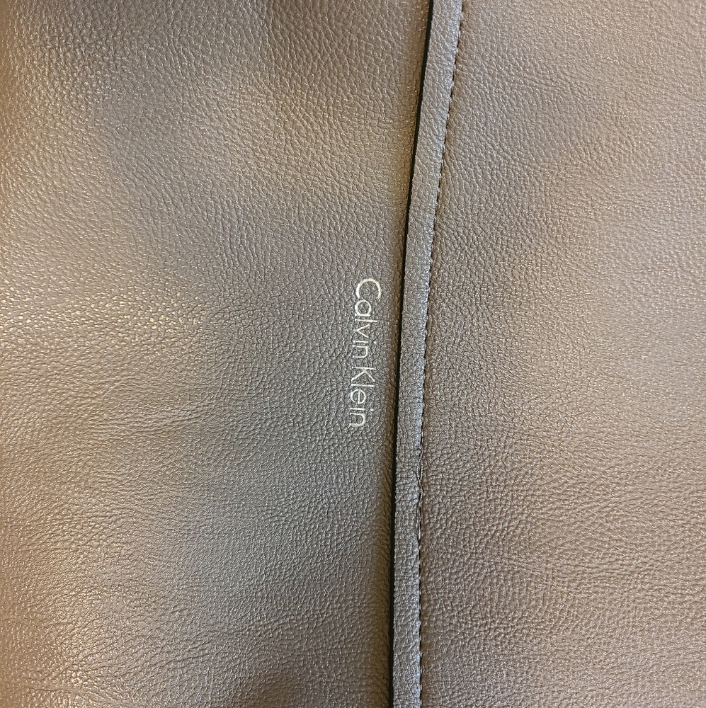 Calvin Klein Reversible Tote - Picture 7 of 15